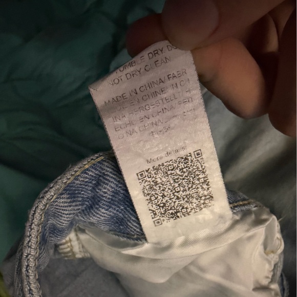 Shein Light Wash Distressed Women’s Jeans - Picture 6 of 6